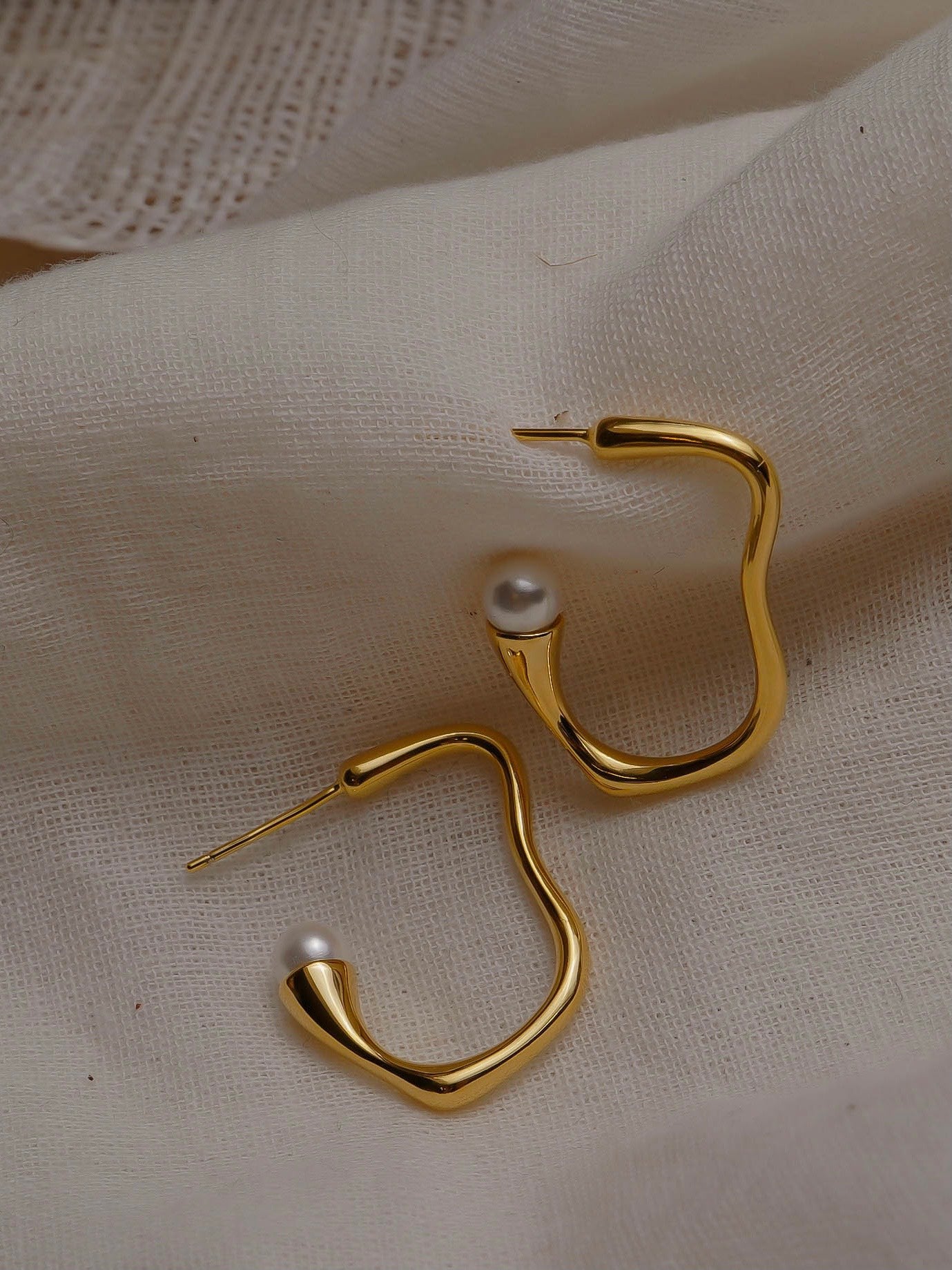 Wave Pearl Earrings